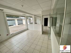 Location - Bureaux 100m² - Incarville