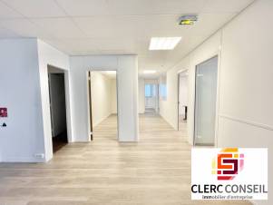 Location - Bureaux 73m² - Bihorel