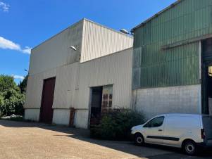Vente - Local d'activité 2900m² - Pont saint pierre