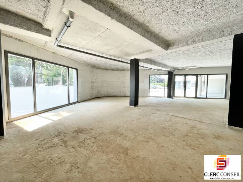 Location - Local commercial 183m² - Rouen nord 