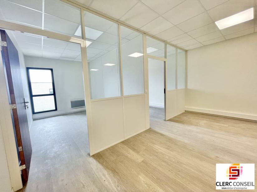 Location - Bureaux 62m² - Rouen est 