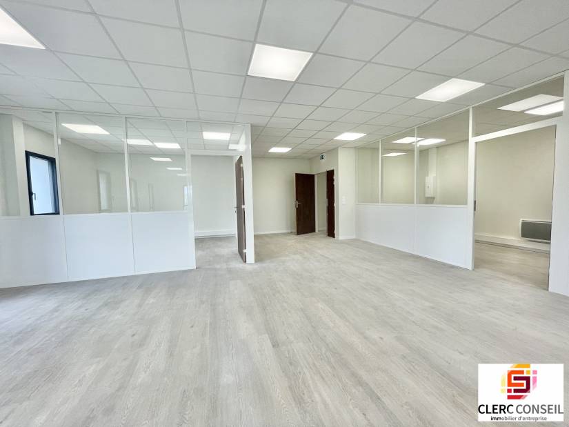 Location - Bureaux 129m² - Rouen est 