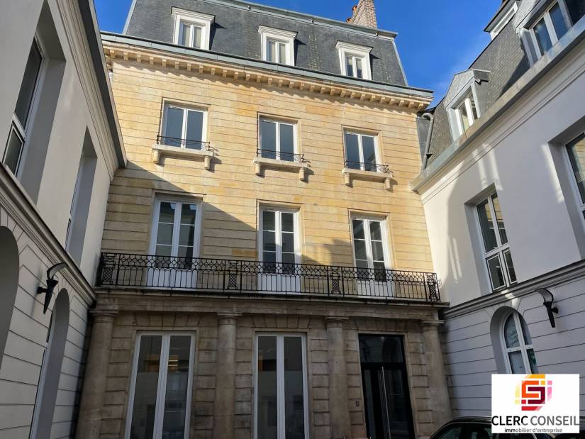 Location - Bureaux 293m² - Rouen droite 