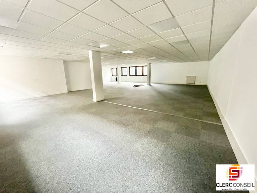 Location - Bureaux 166m² - Rouen droite 