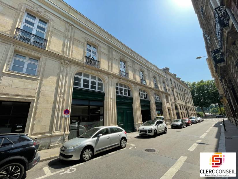 Location - Bureaux 166m² - Rouen droite 