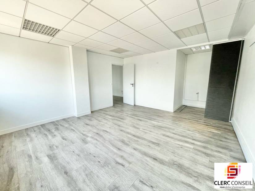 Location - Bureaux 64m² - Rouen droite 