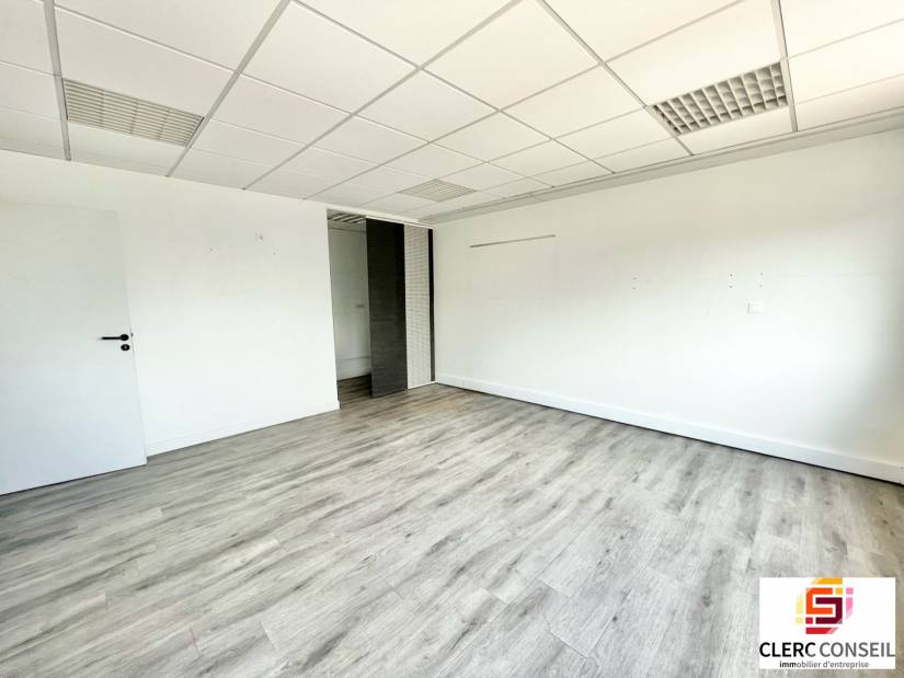 Location - Bureaux 64m² - Rouen droite 