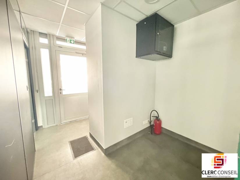 Location - Local commercial 43m² - Rouen droite 