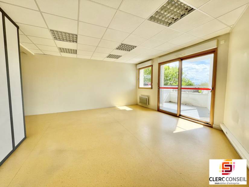 Location - Bureaux 66m² - Rouen droite 