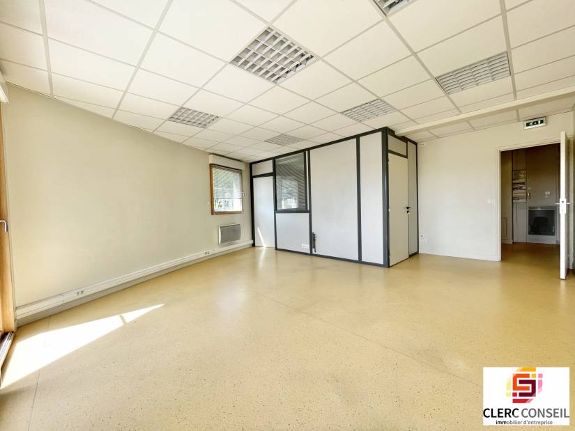 Location - Bureaux 66m² - Rouen droite 