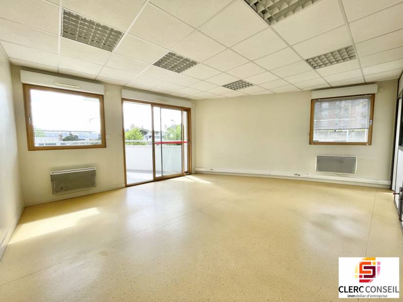 Location - Bureaux 66m² - Rouen droite 