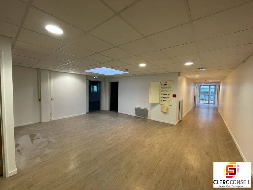 Location - Bureaux 1647m² - Mont-saint-aignan