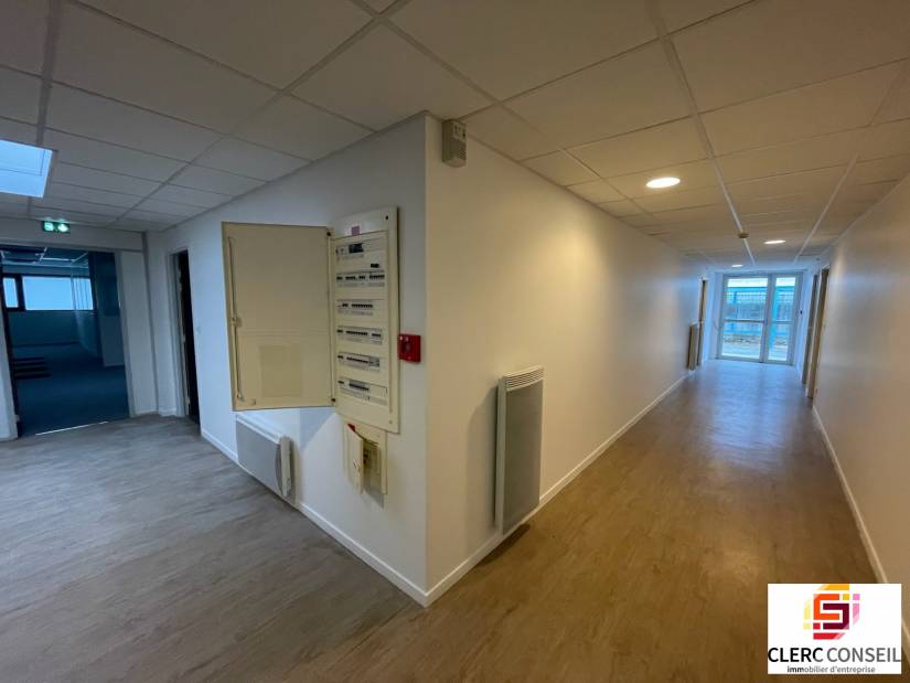 Location - Bureaux 1647m² - Mont-saint-aignan