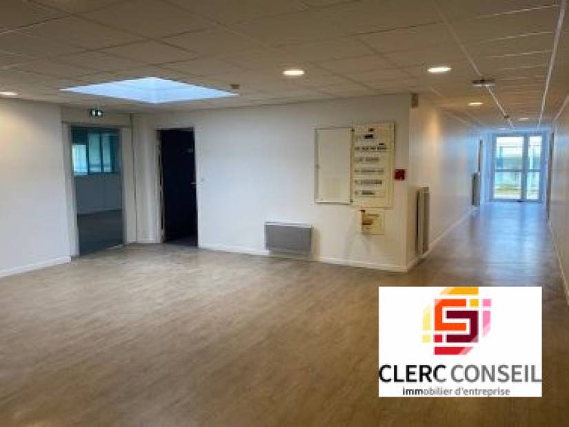 Location - Bureaux 1647m² - Mont-saint-aignan