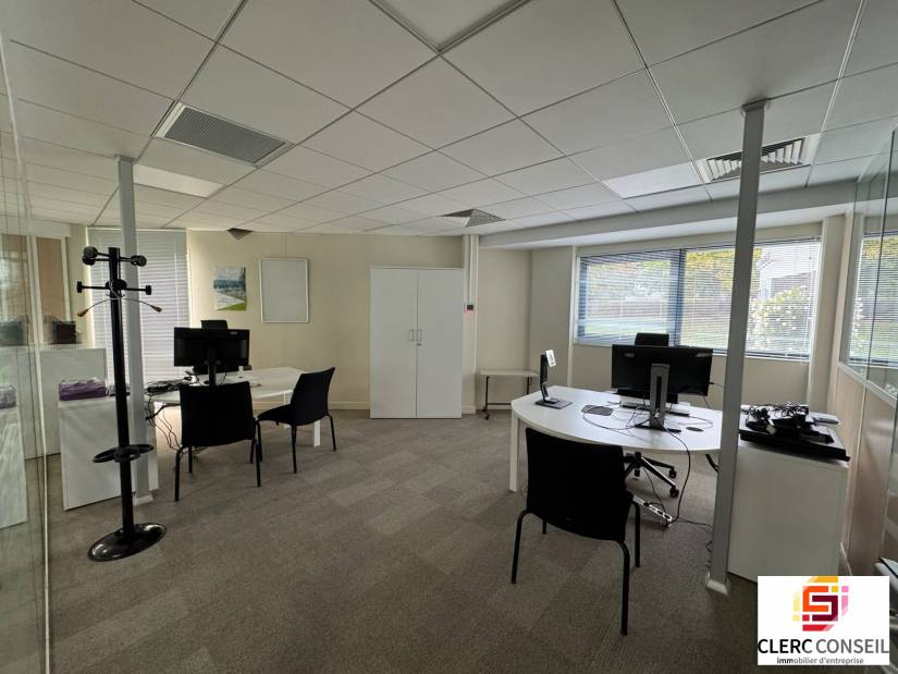 Location - Bureaux 1647m² - Mont-saint-aignan