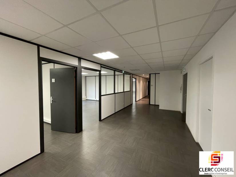 Location - Bureaux 424m² - Mont-saint-aignan