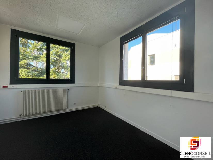 Location - Bureaux 100m² - Bihorel