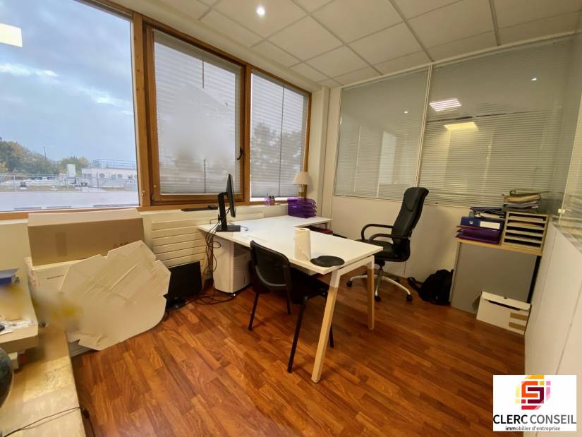 Location - Bureaux 385m² - Évreux