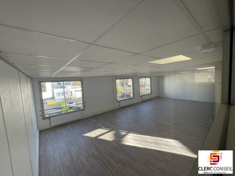 Location - Bureaux 385m² - Évreux