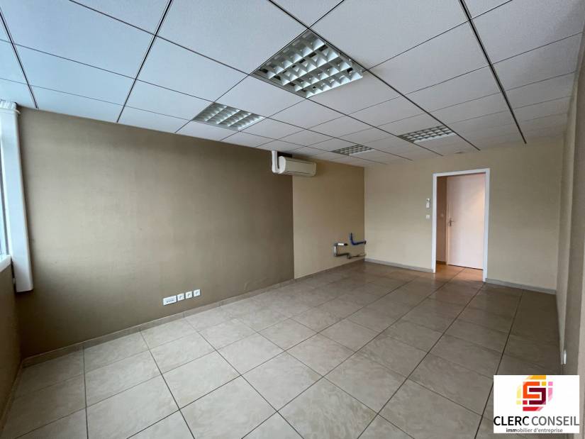 Location - Bureaux 162m² - Évreux