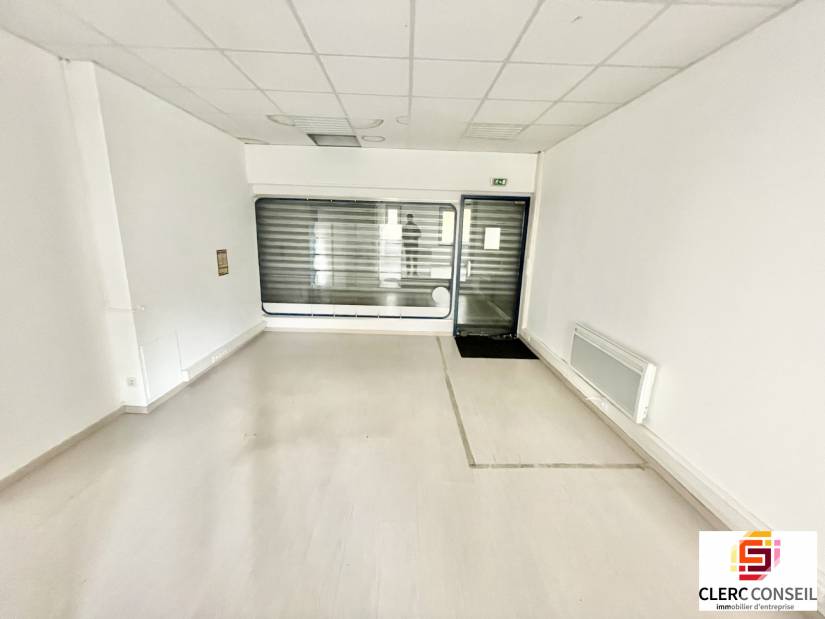 Location - Local commercial 74m² - Rouen