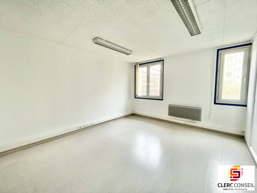 Location - Local commercial 74m² - Rouen