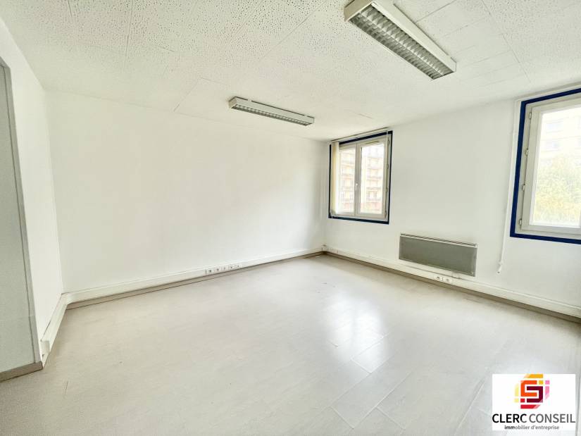 Location - Local commercial 74m² - Rouen