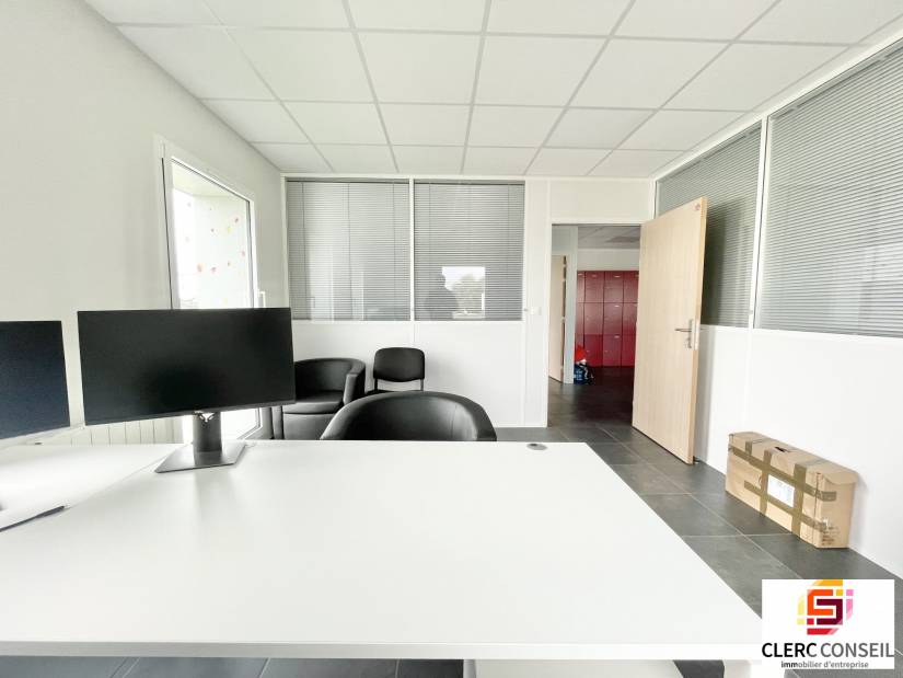 Location - Bureaux 170m² - Boos