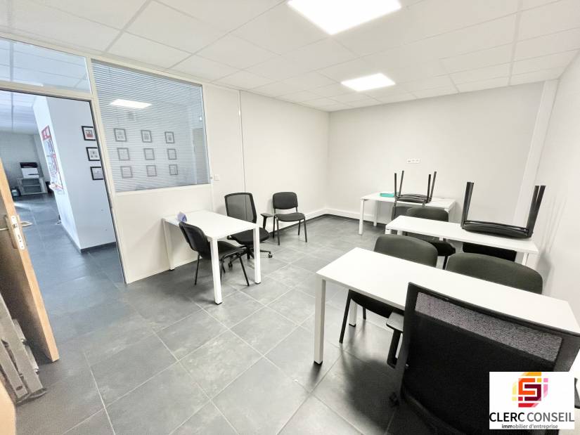 Location - Bureaux 170m² - Boos