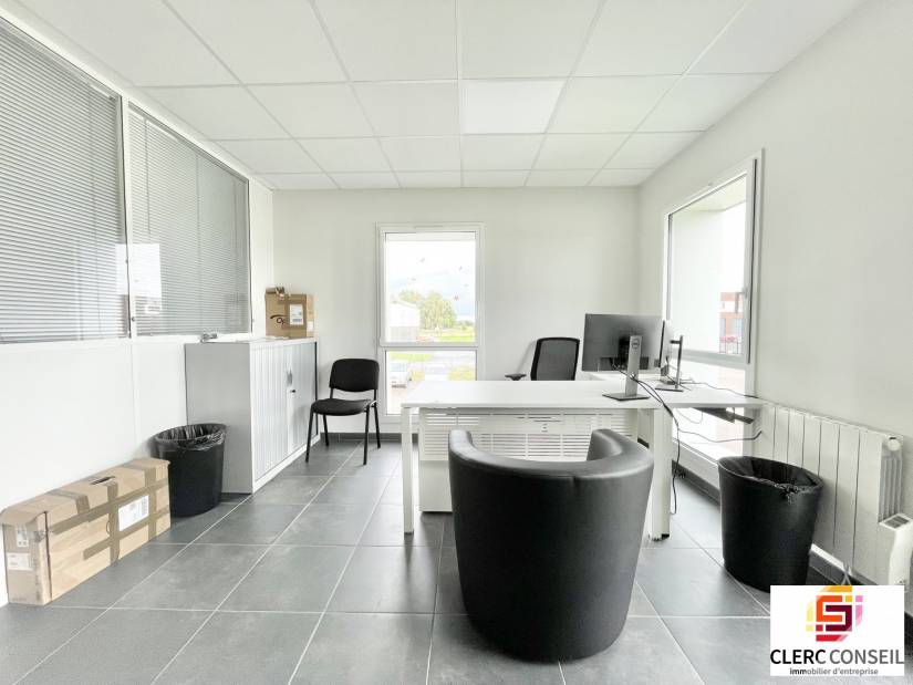 Location - Bureaux 170m² - Boos