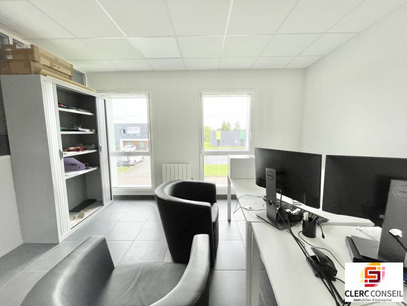 Location - Bureaux 170m² - Boos