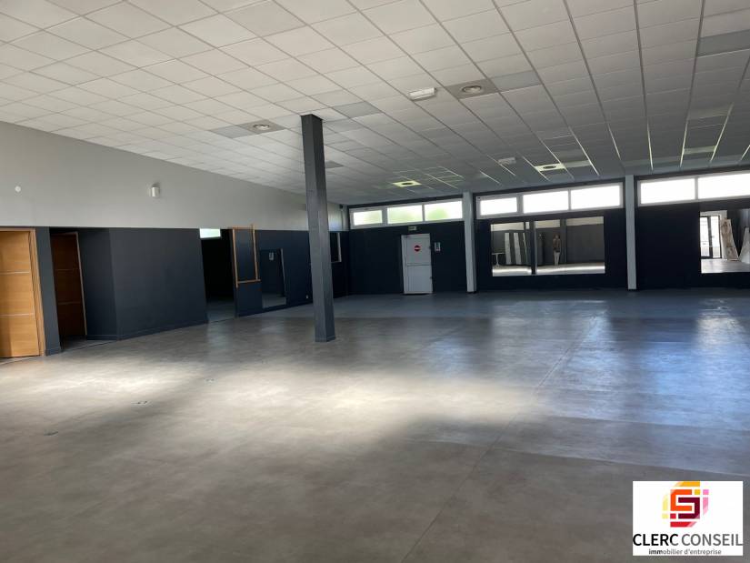 Location - Local d'activité 379m² - Évreux