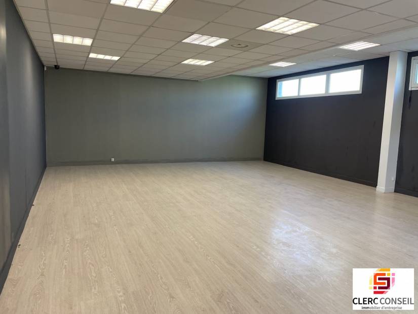 Location - Local d'activité 379m² - Évreux