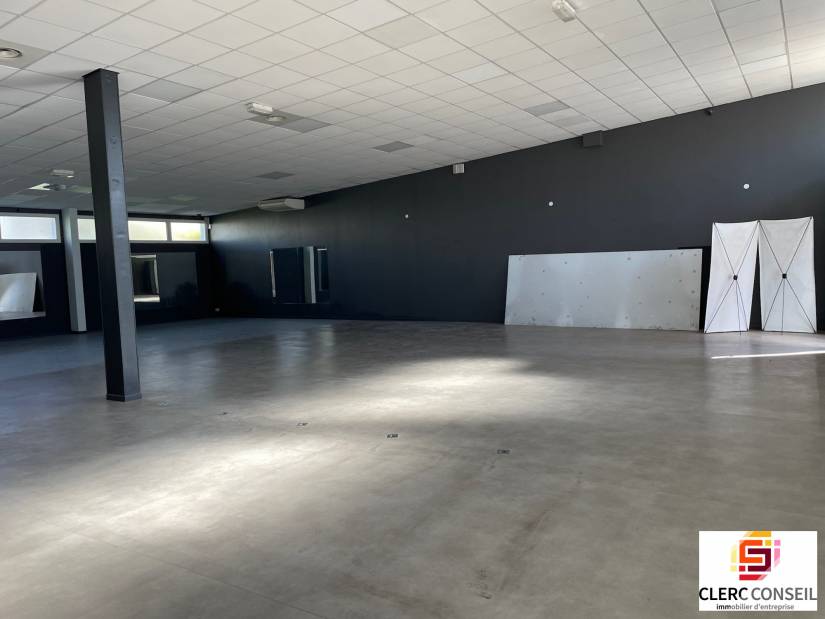 Location - Local d'activité 379m² - Évreux