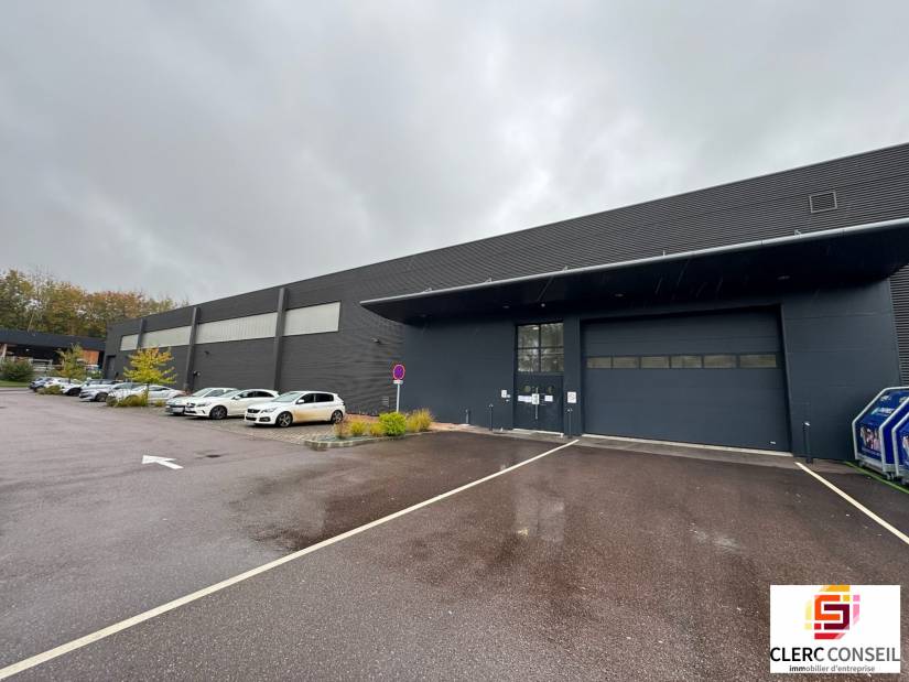 Location - Local d'activité 2254m² - Saint-Étienne-du-rouvray