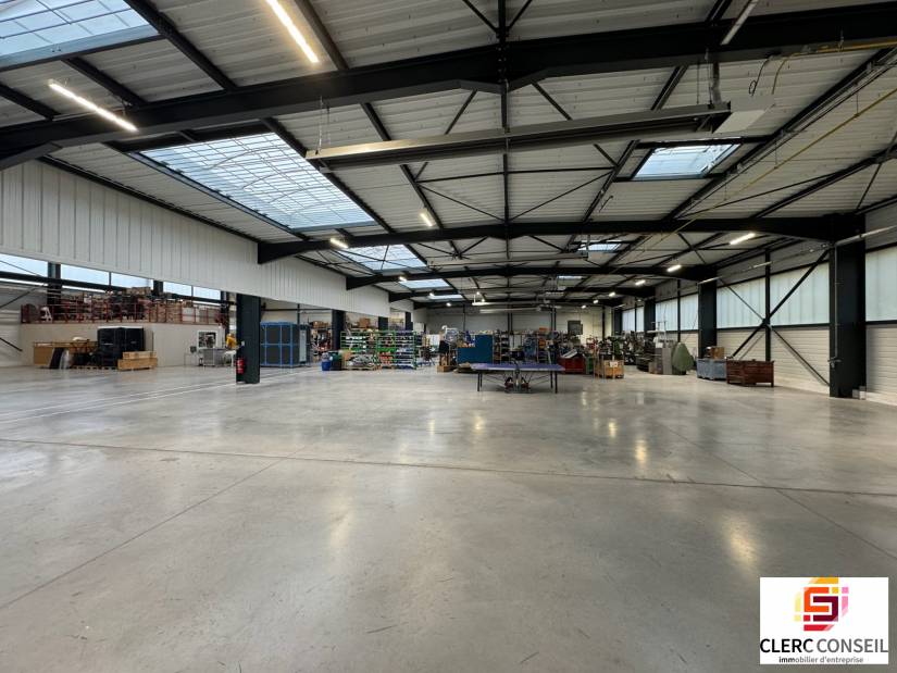 Location - Local d'activité 2254m² - Saint-Étienne-du-rouvray