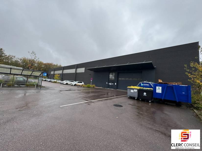 Location - Local d'activité 3240m² - Saint-Étienne-du-rouvray