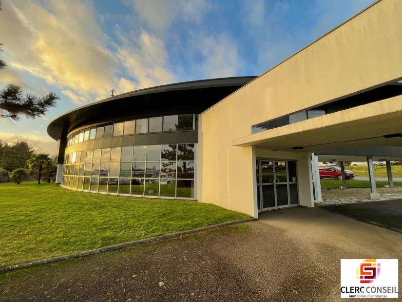 Location - Bureaux 697m² - Mont-saint-aignan