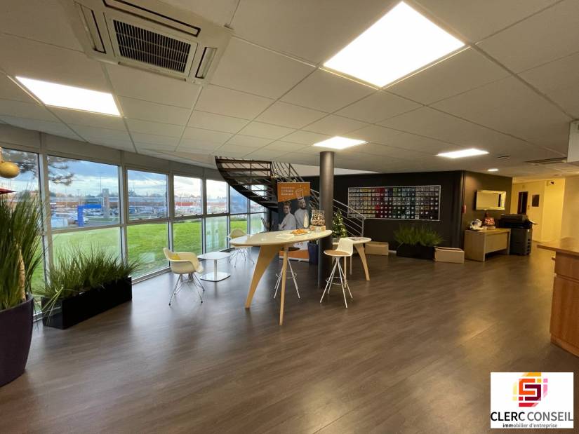 Location - Bureaux 697m² - Mont-saint-aignan