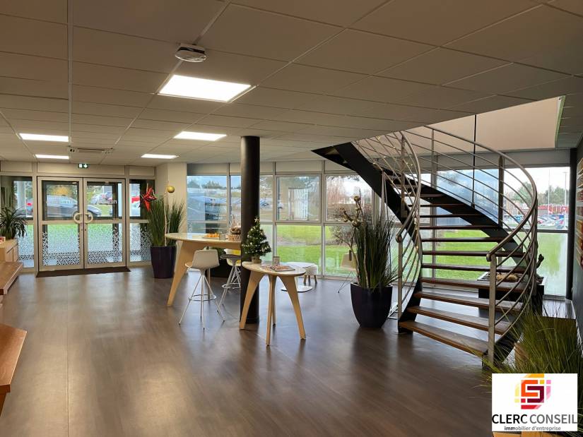 Location - Bureaux 697m² - Mont-saint-aignan