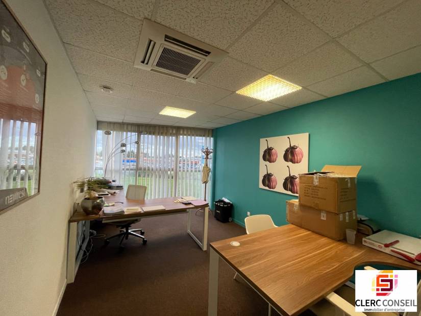 Location - Bureaux 697m² - Mont-saint-aignan