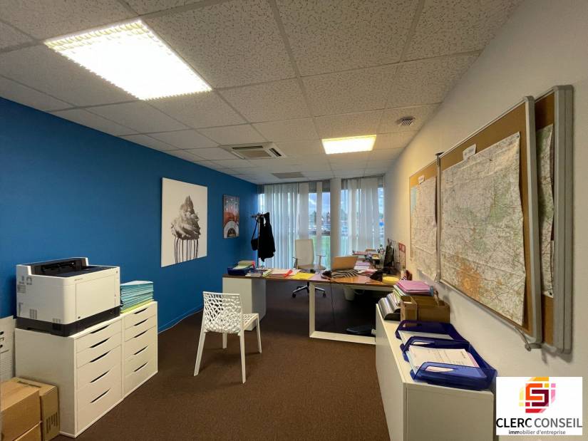 Location - Bureaux 697m² - Mont-saint-aignan