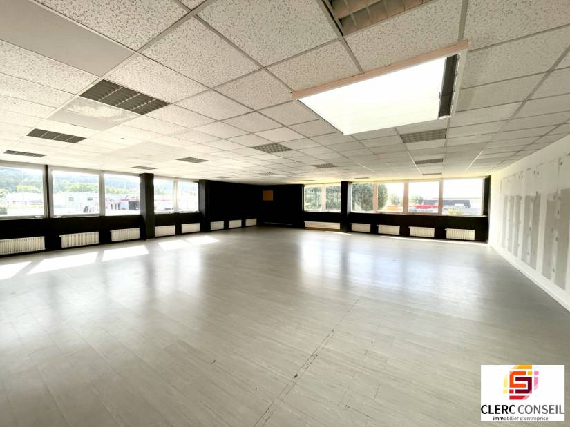 Location - Local d'activité 696m² - Sotteville-lès-rouen