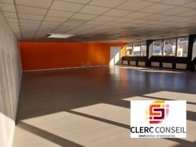 Location - Local d'activité 696m² - Sotteville-lès-rouen