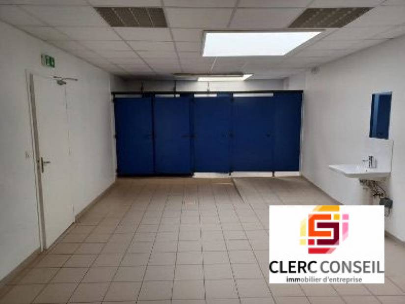 Location - Local d'activité 696m² - Sotteville-lès-rouen