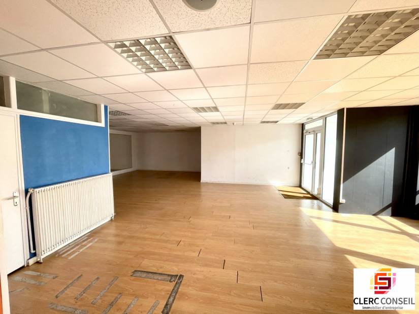 Location - Local d'activité 696m² - Sotteville-lès-rouen