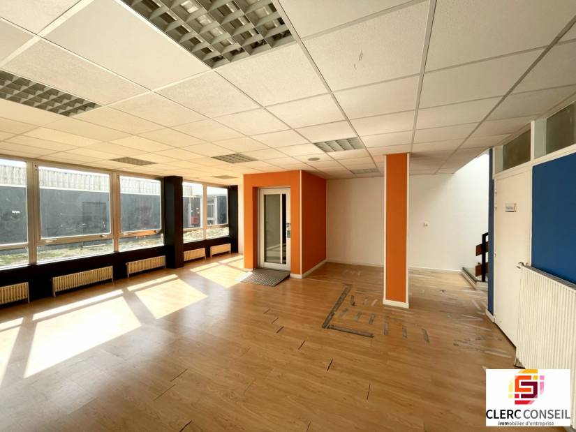 Location - Local d'activité 696m² - Sotteville-lès-rouen