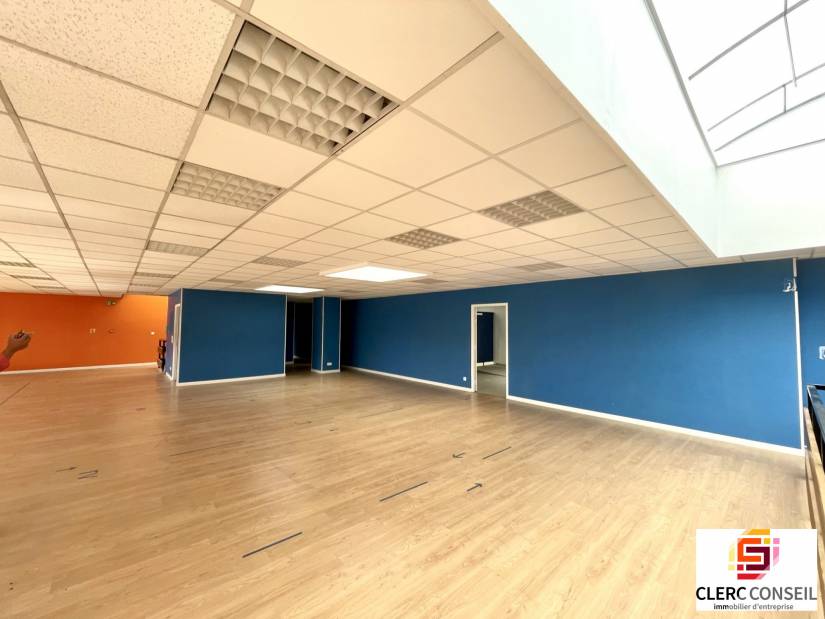 Location - Local d'activité 696m² - Sotteville-lès-rouen