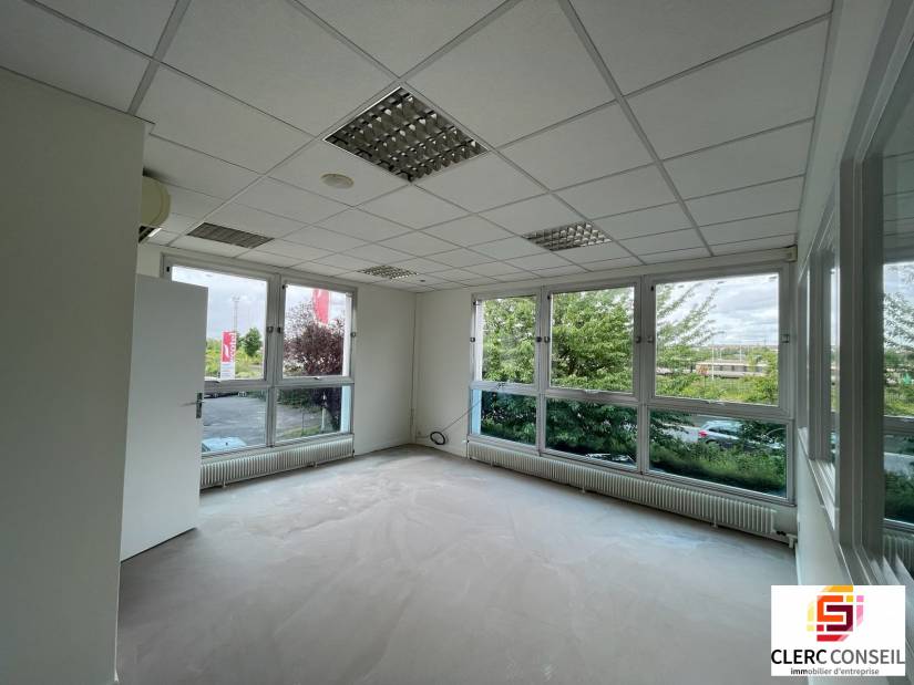 Location - Local d'activité 1253m² - Sotteville-lès-rouen