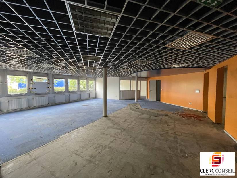 Location - Local d'activité 1253m² - Sotteville-lès-rouen